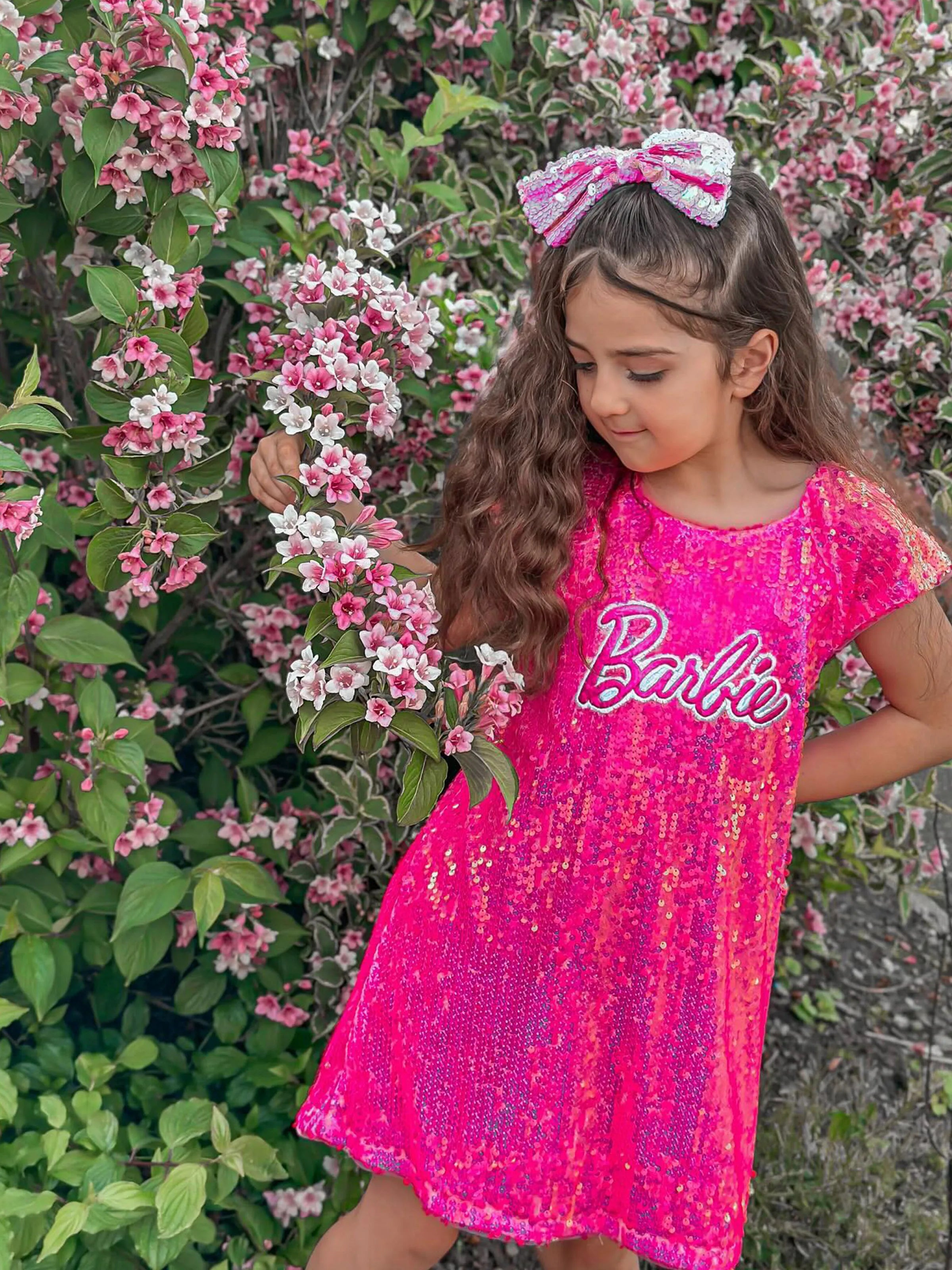 Ideas de moda Barbie: vestido rosa para niñas
